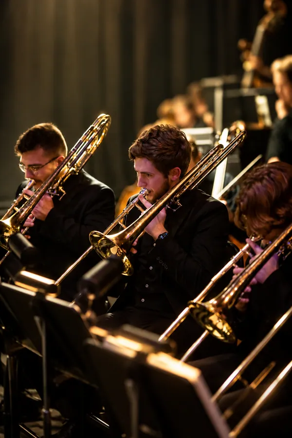 MWE Plays the Classics Old & New